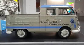 1966-Volkswagen-Transporter-Doppelkabine-3.webp