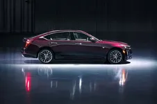 2020-cadillac-ct5-premiumluxury-004-1552882412.webp