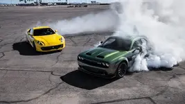 2019-Dodge-Challenger-SRT-Hellcat-Redeye-2018-Ferrari-812-Superfast-4.webp