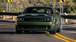 2019-Dodge-Challenger-SRT-Hellcat-Redeye-front-three-quarter-in-motion-4.webp