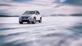 P90341109_highRes_the-bmw-ix3-undergoe.webp