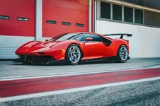 Ferrari_P80_C_shake_down_05.webp