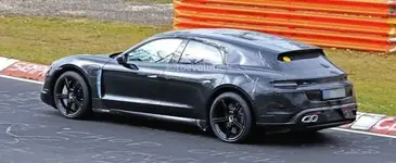 porsche-taycan-sport-turismo-133354-7.webp