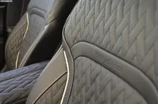 2019-BMW-M760Li-Facelift-G12-LCI-Individual-Interieur-07-1024x678.webp