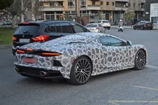 85d173da-2020-mclaren-grand-tourer-spied-tight-camo-3.webp