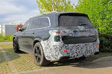 2020-mercedes-amg-gls-63-shows-awesome-emerald-green-paint_7.webp