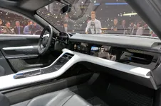Porsche-Mission-E-Cross-Turismo-Concept-18-1.webp
