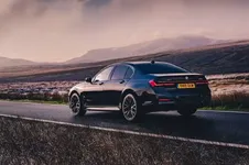 p90348969_highres_the-new-bmw-750i-xdr.webp