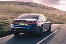 p90348935_highres_the-new-bmw-750i-xdr.webp