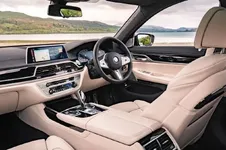 p90348954_highres_the-new-bmw-750i-xdr.webp