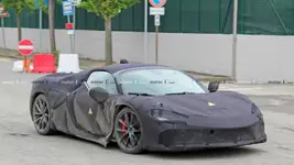 2020-ferrari-hybrid-supercar-spy-photo.webp