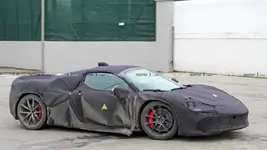 2020-ferrari-hybrid-supercar-spy-photo.webp