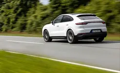2020-porsche-cayenne-coupe-130-1558530271.jpg?crop=0.946xw:0.867xh;0.webp