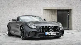 53f7b7f0-mercedes-amg-gt-r-roadster-01.webp