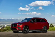 Cardinal-Red-Mercedes-Benz-GLS-580-1.webp