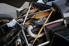 c22155cc-pagani-huayra-auction-3.webp