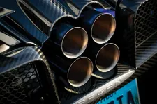 48d4eab8-pagani-huayra-auction-14.webp