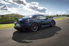 68050c3d-porsche-718-cayman-gt4-83.webp