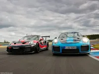Porsche-911_GT2_RS_Clubsport-2019-800-30.webp