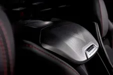 2020-Chevrolet-Corvette-Stingray-017.webp
