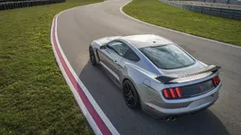 86e5f6ce-2020-ford-mustang-gt350r-6.webp