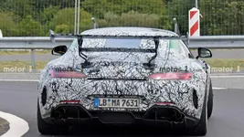 mercedes-amg-gt-r-black-series-spy-photo (1).webp