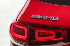 95-mercedes-amg-glb-35-2019-press-headlights.webp