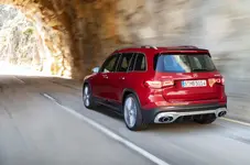 86-mercedes-amg-glb-35-2019-press-tunnel-rear.webp