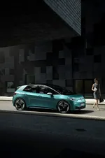 DB2019AU01095_large.webp