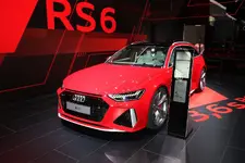 2a0a0a86-2020-audi-rs6-iaa-livepics-3.webp