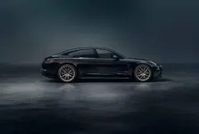 eabad265-porsche-panamera-10-years-5.webp
