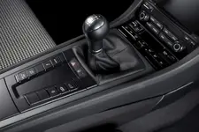 2018-porsche-911-gt3-coupe (37).webp