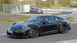 porsche-911-gt3-touring-spy-shots.webp