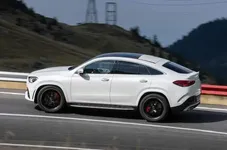 91-mercedes-amg-gle-53-proto-ride-2019-otr-side.webp