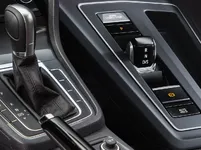 Golf-8-Cockpit-2019-articleGalleryOverlay-7a6be501-1640626.webp