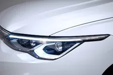 9tro-volkswagen-golf-mk-8-quiet-revolution-uso_932619-09-19.webp
