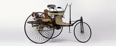 benz-patent-motorwagen-w520xh208-cutout.webp