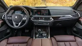 2019-BMW-X5-xDrive40i-front-interior-1.webp