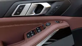 2019-BMW-X5-xDrive40i-door-panel.webp
