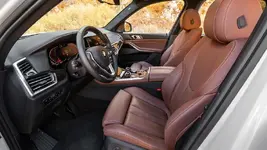 2019-BMW-X5-xDrive40i-front-interior-3.webp