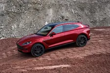 2021-aston-martins-dbx-unveiled-as-carmakers-first-full-size-5-seater_17.webp