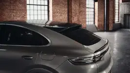 porsche-exclusive-manufaktur-paints-the-cayenne-coupe-in-quarzite-grey-metallic_3.webp