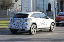 2020-Mercedes-Benz-GLA-spy-shots-9.webp