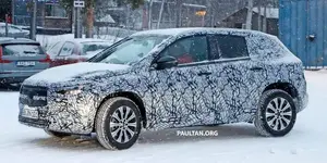 Mercedes-Benz-EQA-spied-1-850x426.webp