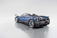 Pagani-Huayra-Roadster-2.webp