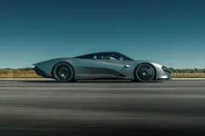 mclaren-speedtail-highspeed-testing-8.webp