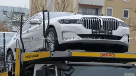 next-gen-bmw-7-series-test-mule-spy-photos.webp