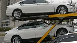 next-gen-bmw-7-series-test-mule-spy-photos.webp