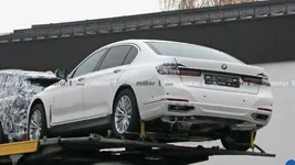 next-gen-bmw-7-series-test-mule-spy-photos.webp