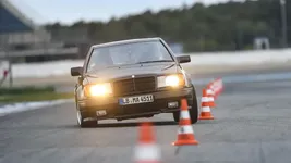 Mercedes-AMG-300-CE-6-0-Exterieur-169FullWidth-e2a85cc1-1655440.webp
